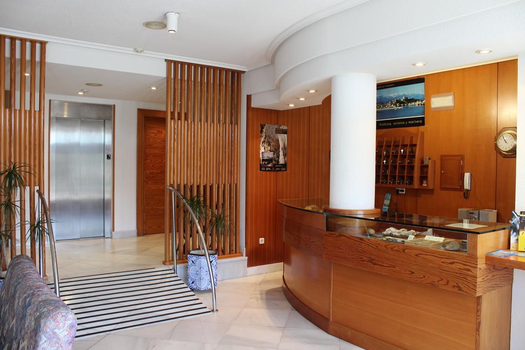 Residencia Miramar Hotell San Vicente De La Barquera Exteriör bild